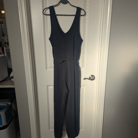 Lululemon Ease of it All V-Neck Jumpsuit Black Romper Softstreme Women's Size 10 - Picture 7 of 9